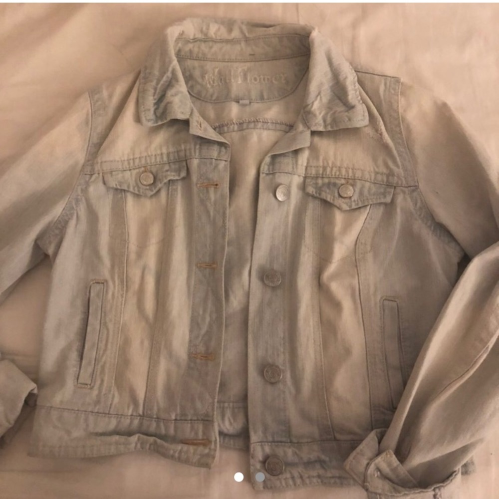 Light wash denim jean jacket